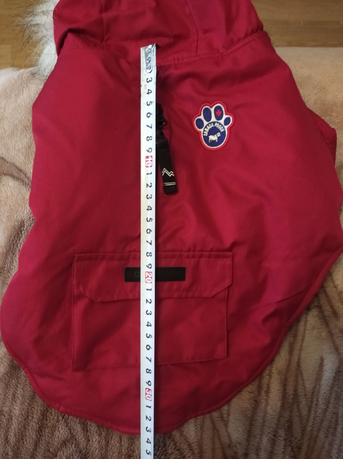 Лежак твідовий для собак Куртка Canada pooch с капюшоном зимова