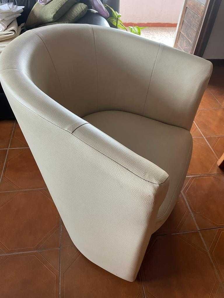 Sofá/ Cadeira/ poltrona