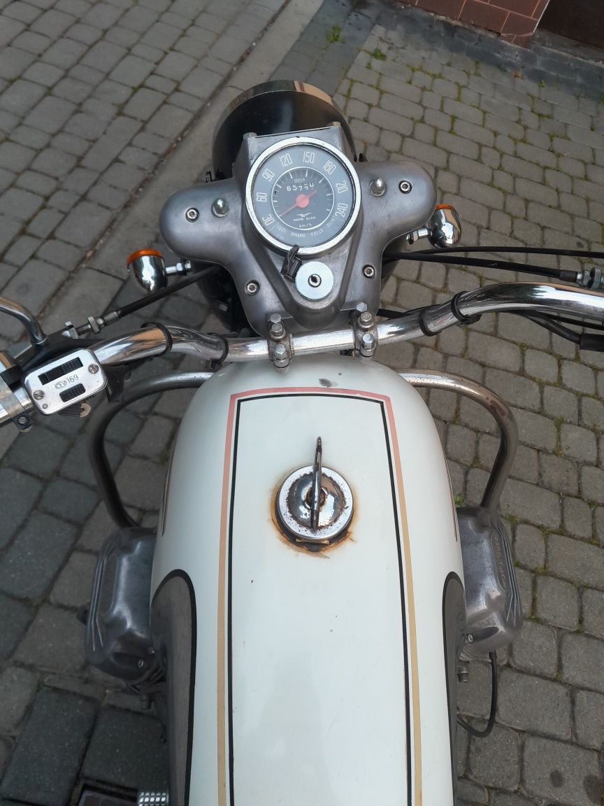 Moto guzzi V7   1968