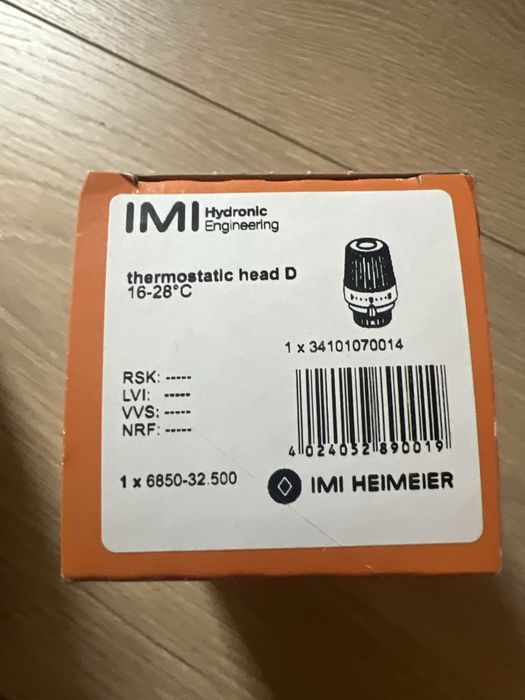 Trzy głowice termostatyczne IMI Heimeier head D