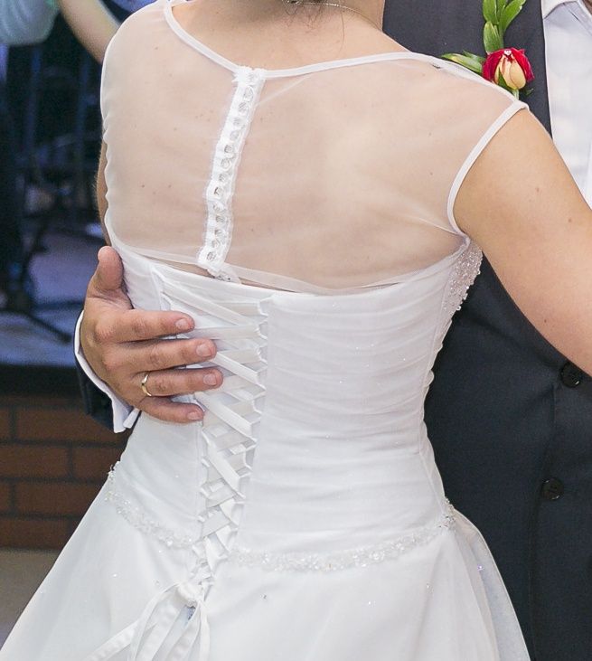 Suknia ślubna biała r.38 + welon