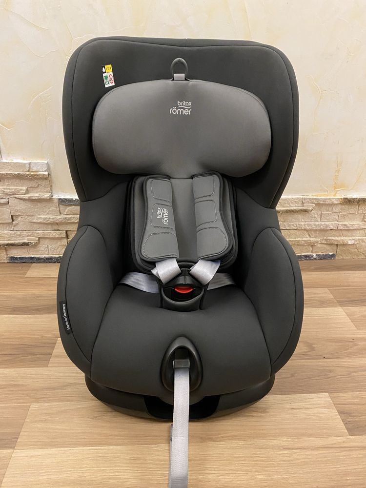Автокресло BRITAX-ROMER TRIFIX2 i-SIZE с 9 мес.до 4 лет 9-22 кг