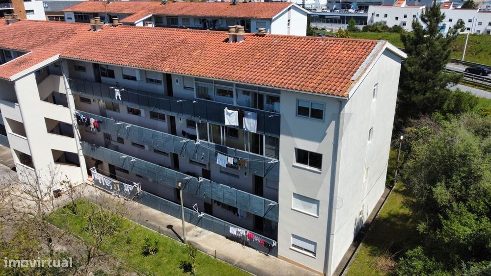 Apartamento T4 no Bairro da Relvinha (Coimbra)
