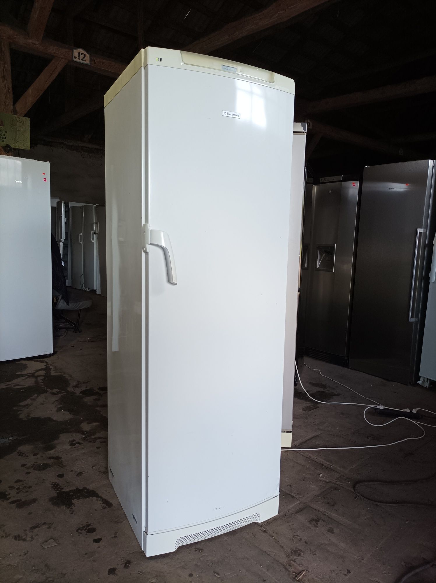 Морозильна камера Electrolux NоyFrost