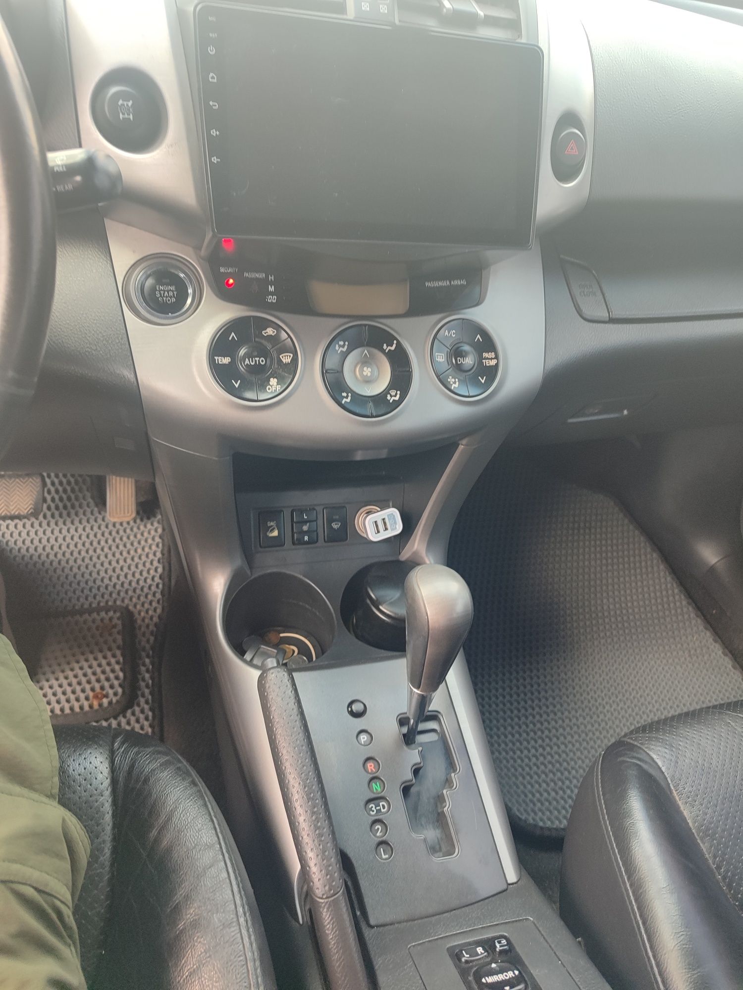 Aвтомобіль Toyota Rav 4 2006