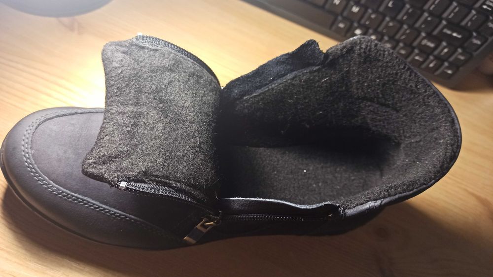 Granatowe, zimowe botki Lasocki 39