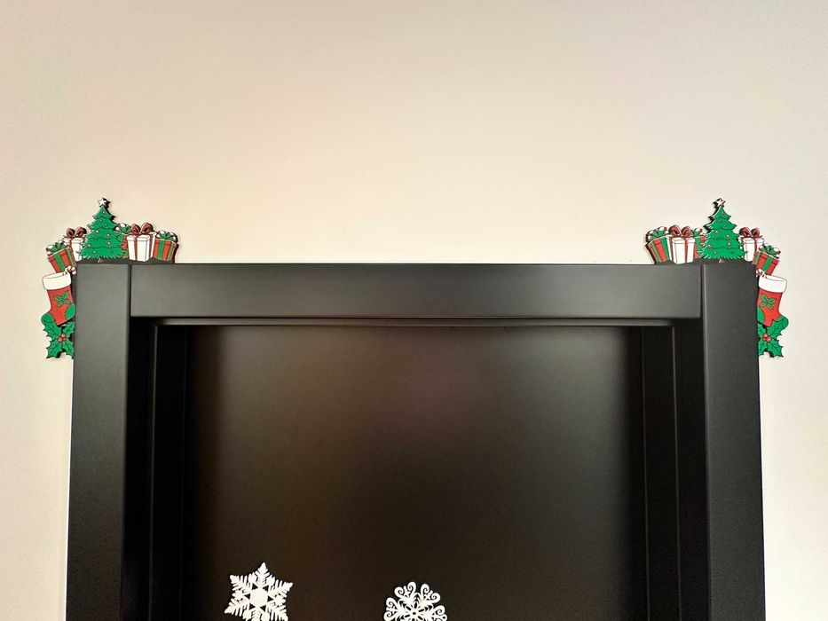 Świąteczna dekoracja na róg drzwi / futrynę – Choinka, Prezenty (2szt)