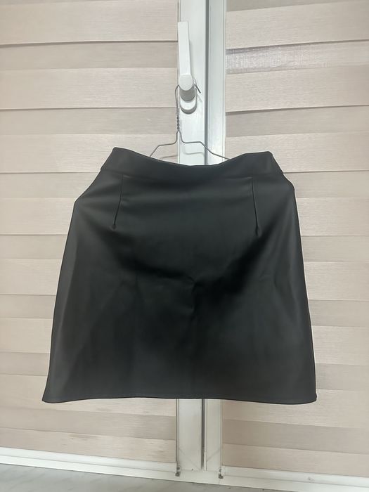 Міні спідниця з еко-шкіри нова