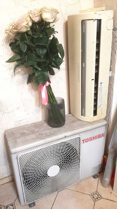 кондиціонер Toshiba RAS-13NKHD-E, 35 кв.м. , працює (потребує ремонту)