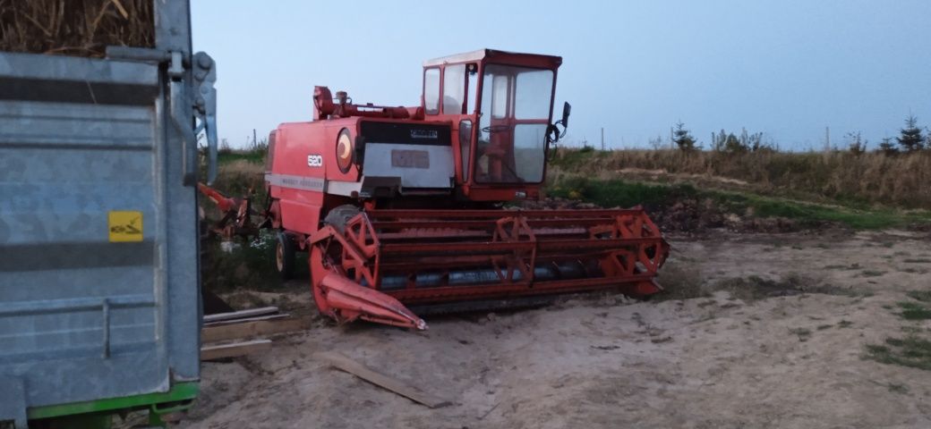 Kombajn Massey Ferguson 520