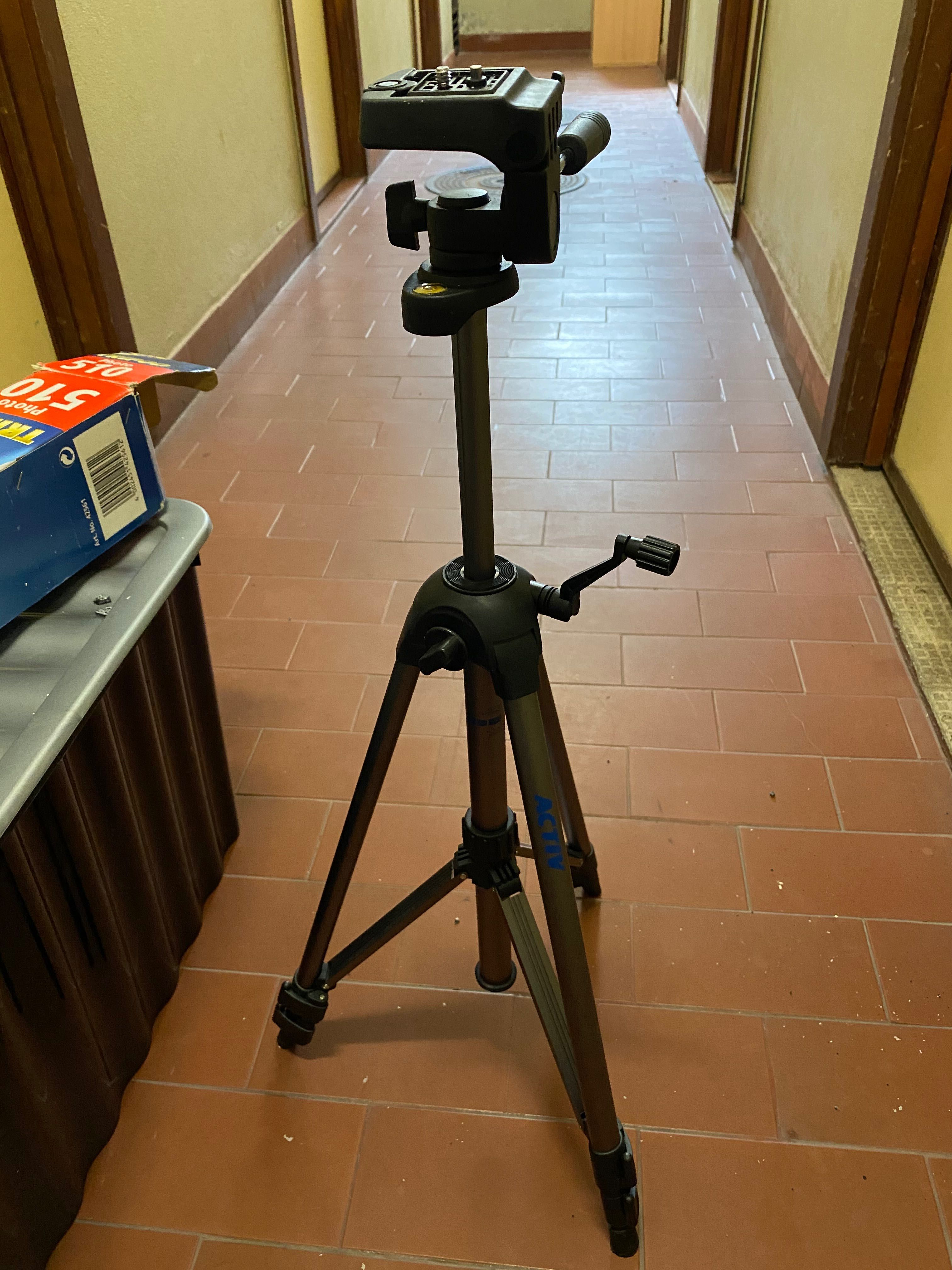 Tripé para máquina fotográfica ou de filmar