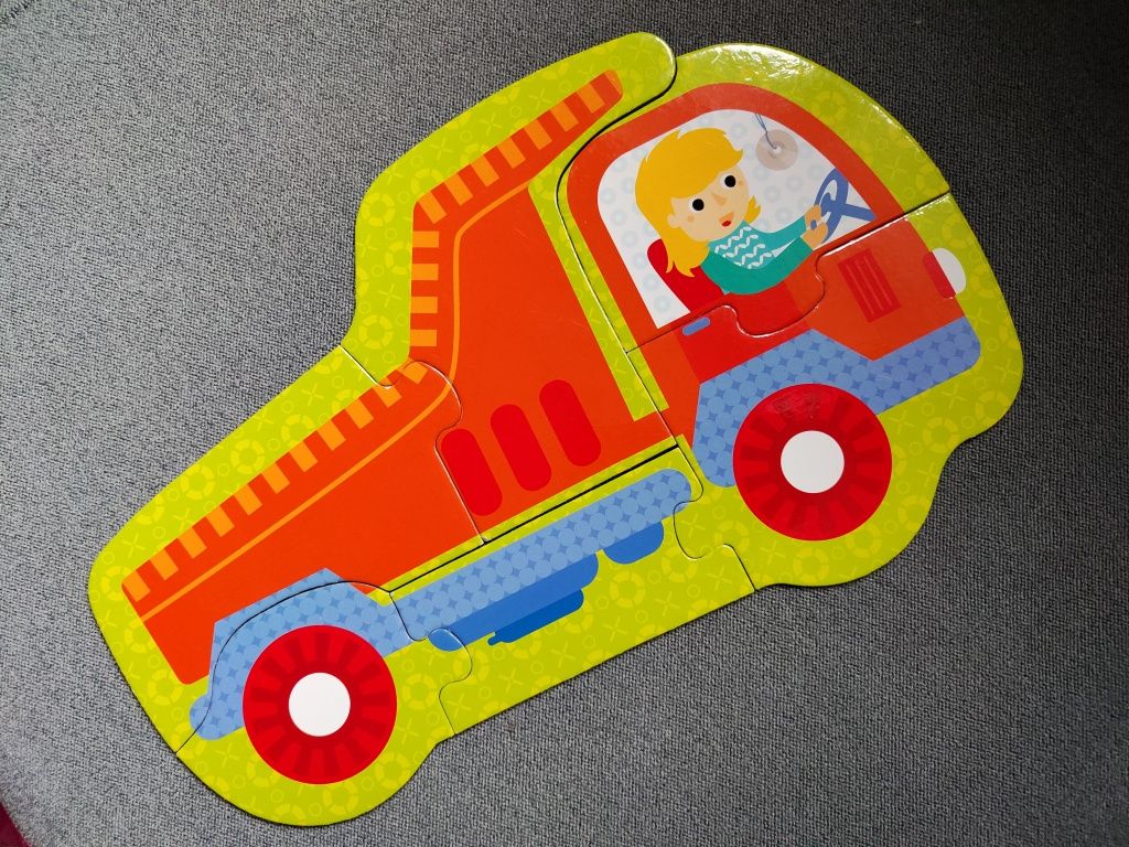 Sprzedam zestaw puzzli i układanek dla dziecka (2-4 lat)