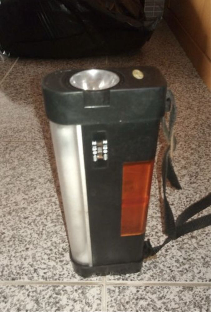 2 sacos cama e lanterna