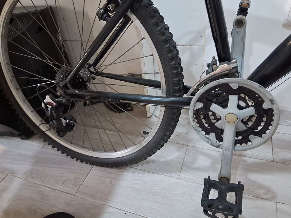Vendo bicicleta, pois esta ocupando espaço.