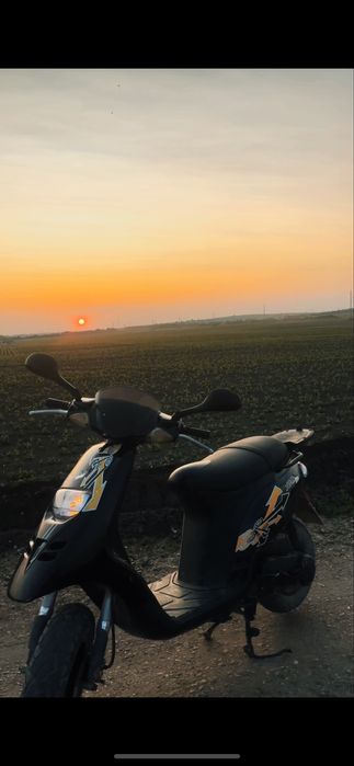 Скутер Piaggio Typhoon є талон