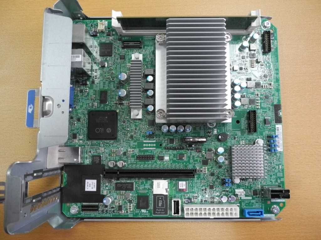 HP Proliant MicroServer Gen8, Xeon E3-1220 V2, 16 GB Memory, NO HDD-