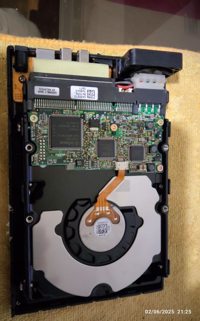 Caixa de disco externo IDE com disco de 250gb a funcionar