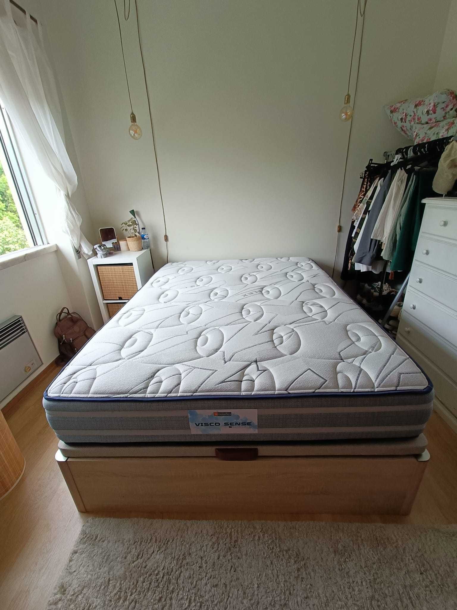 Cama sommier com arrumação + Colchão