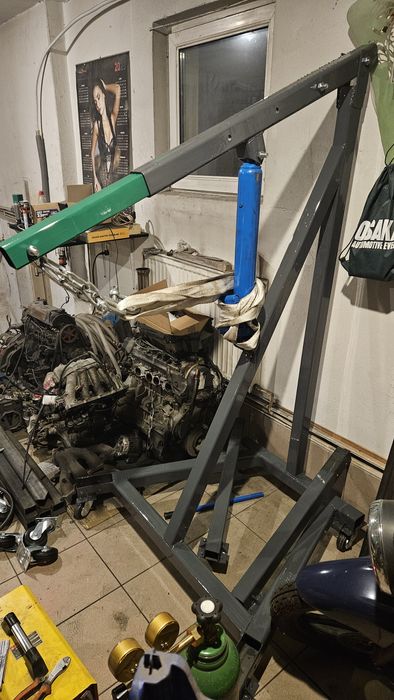 Wynajmę żuraw warsztatowy