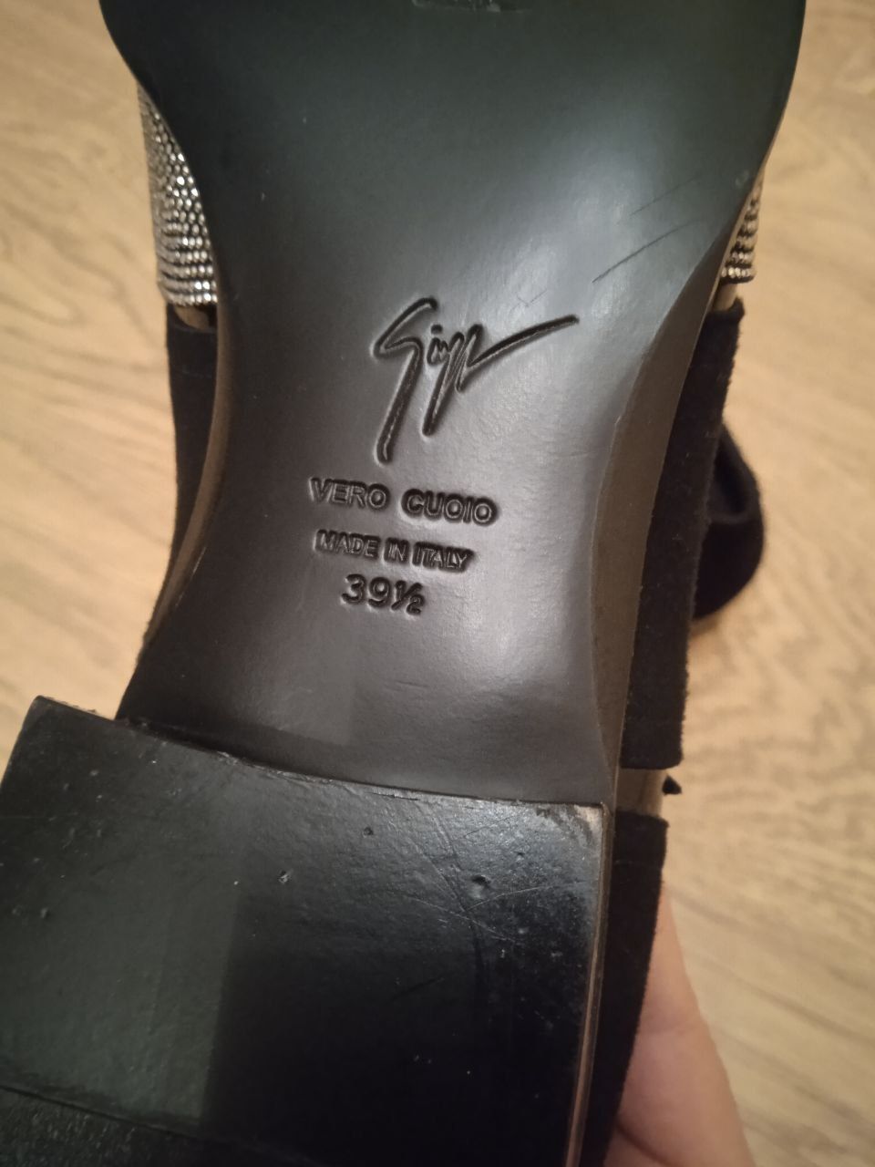 Продам жіночі черевики