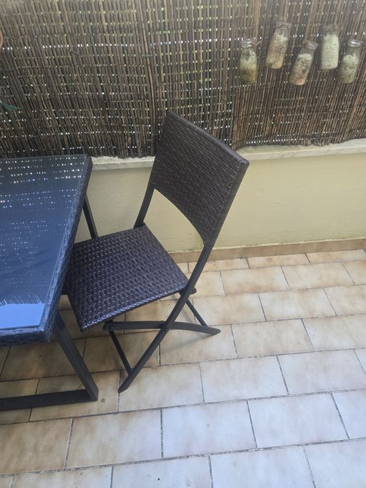 Mesa com 2 cadeiras para área externa