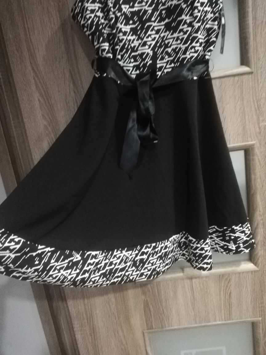 Sukienka czarna 36