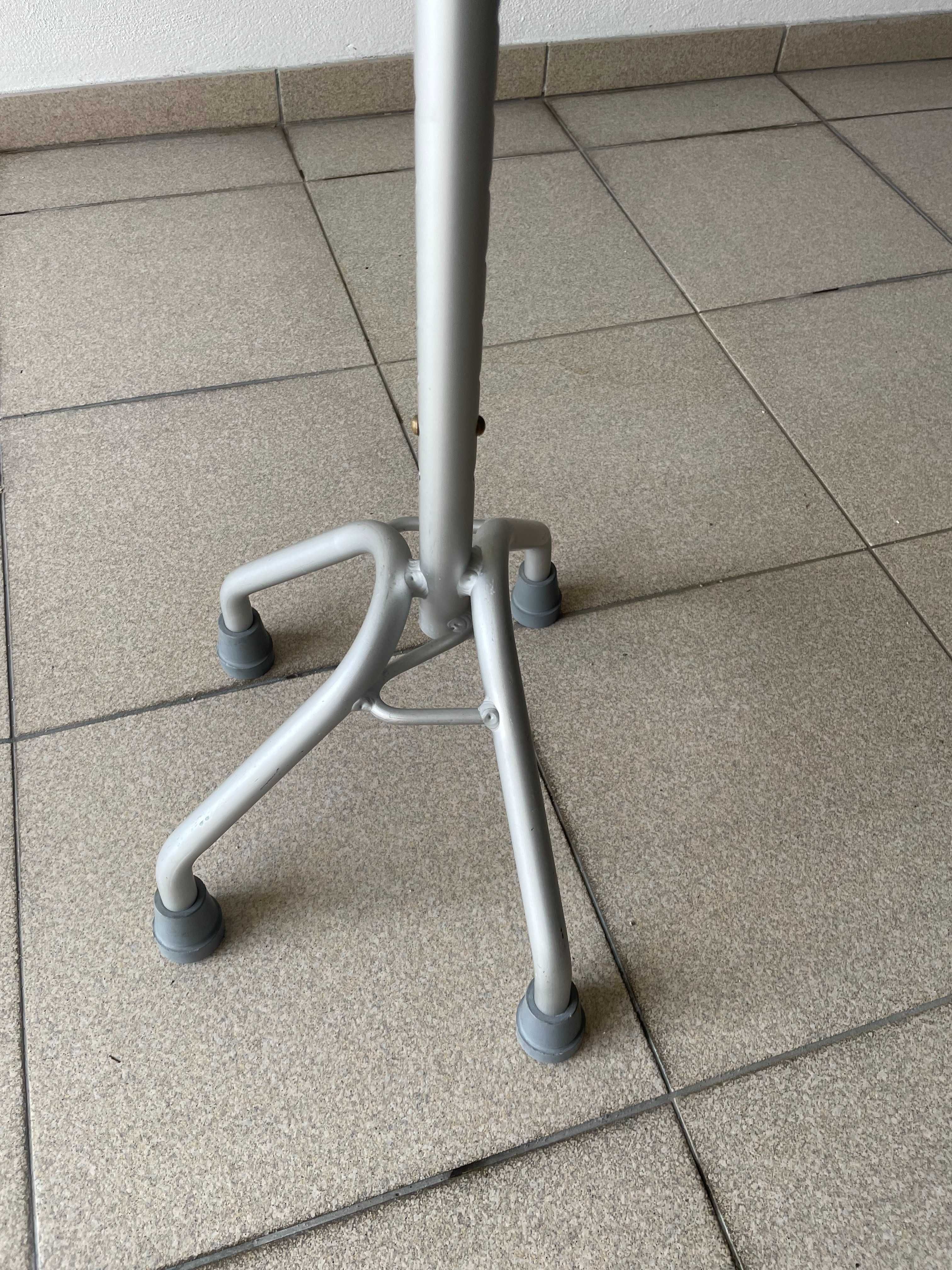 Muleta de 4 apoios