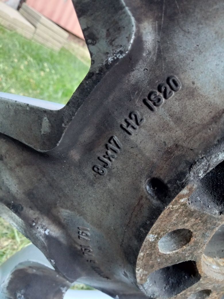 Koła BMW 225/50 R17 Y XL 8Jx17 IS20