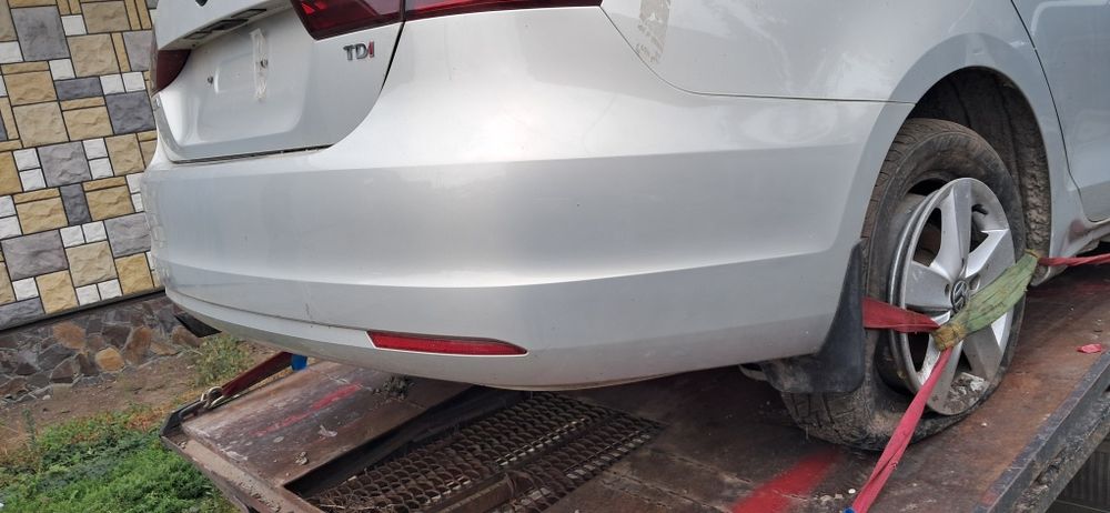 Бампер задній VW Jetta 6 A6 (2010-2014