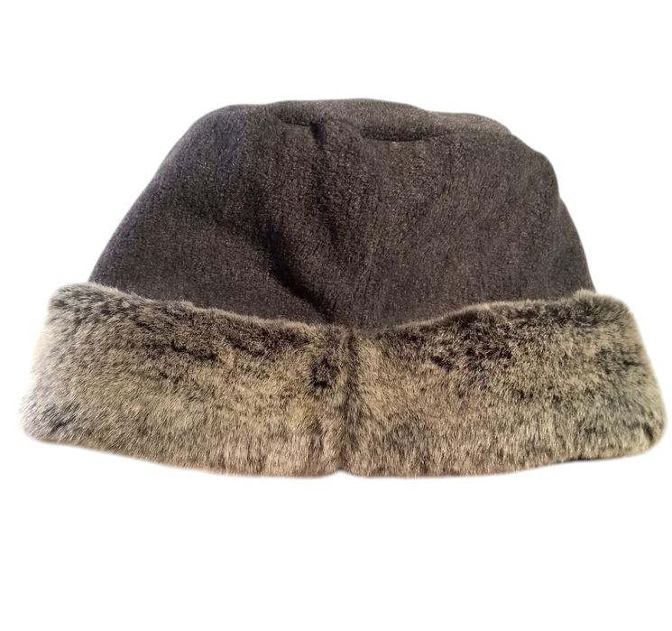 Ciepła czapka z futerkiem