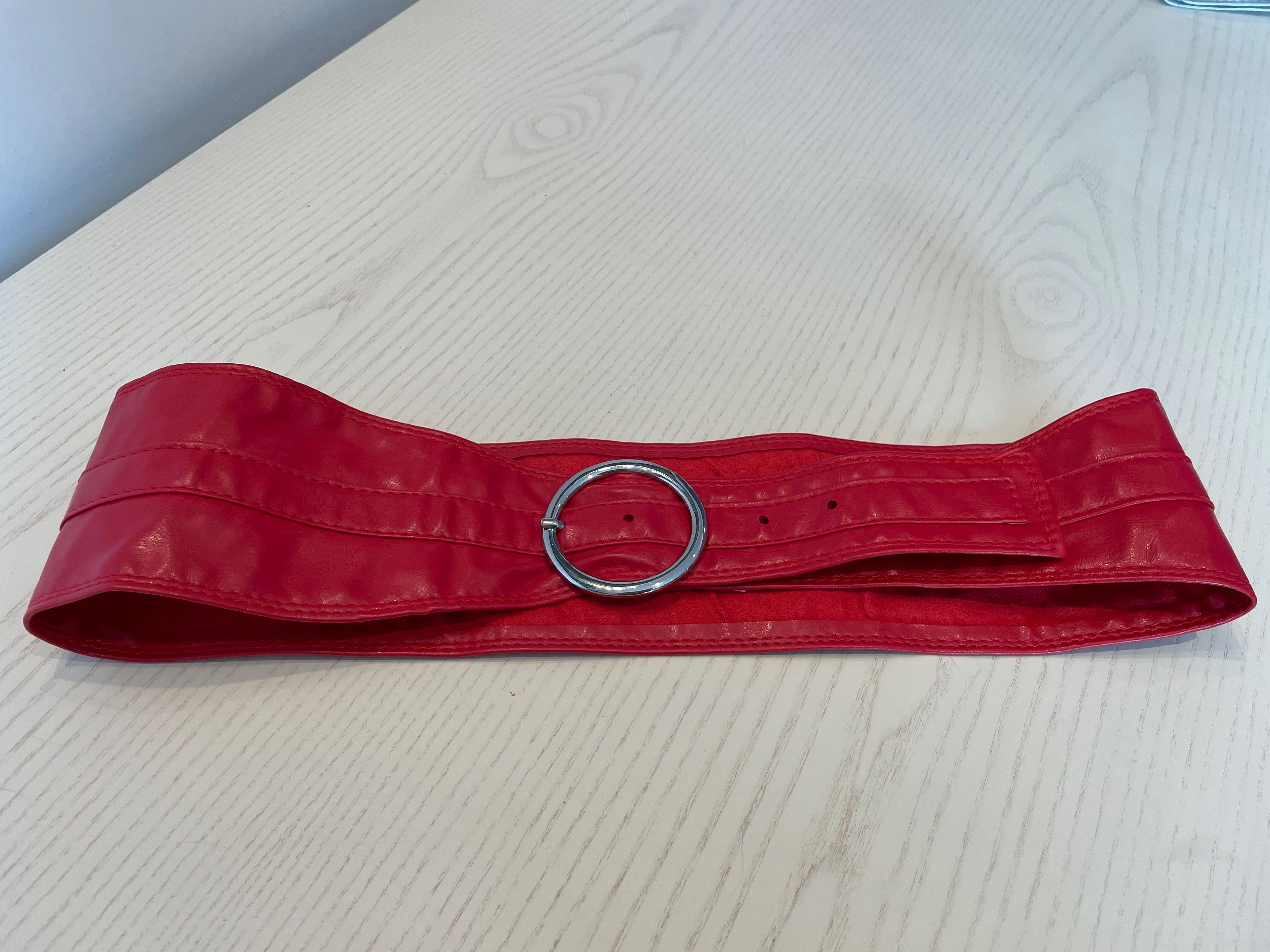 Cintos variados a 12€ cada