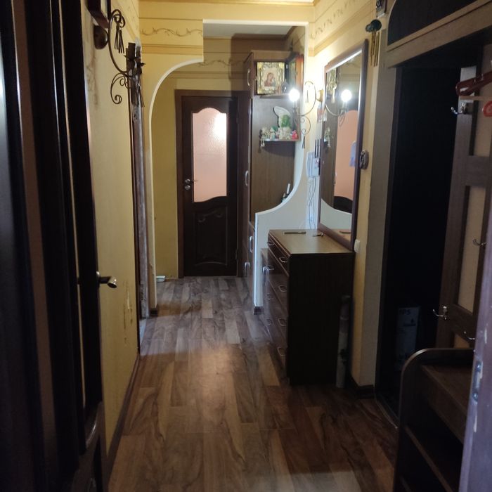 Двокімнатна,район Критого ринку!