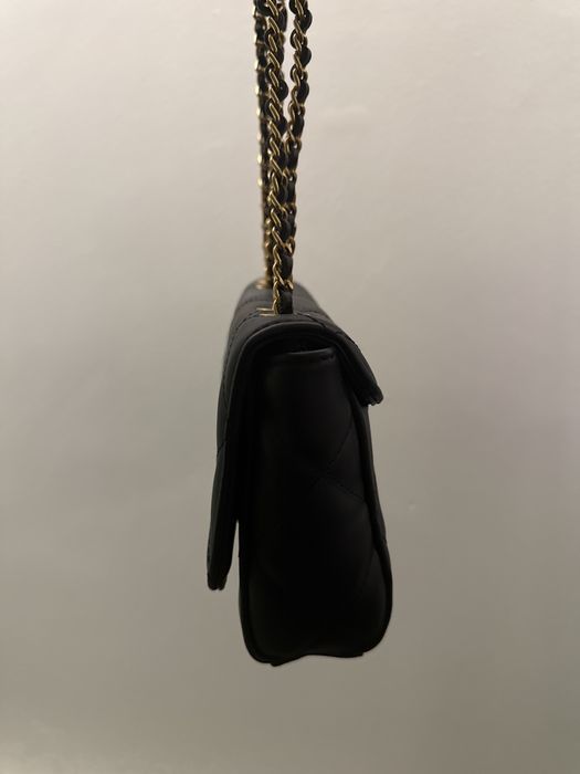 Czarna torebka Guess