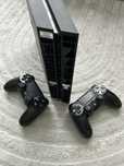 Sony PlayStation 4 CUH-1116A 500 GB - 2 pady + gry  + akcesoria