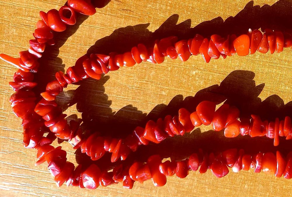 korale i kryształ górski- naszyjniki