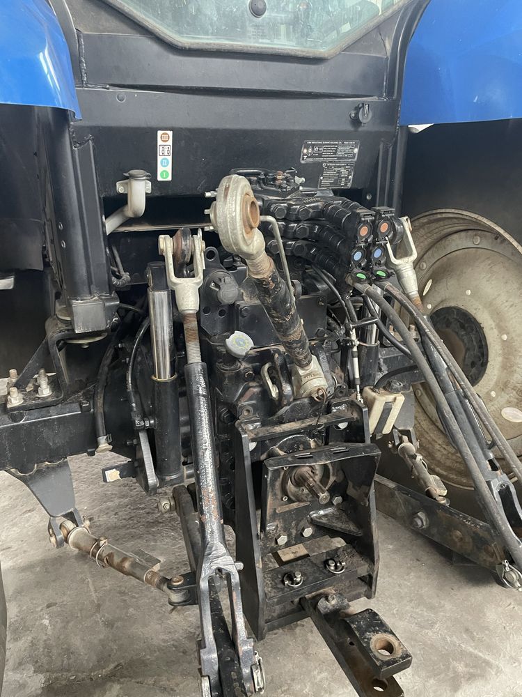 Трактор NEW HOLLAND T6050