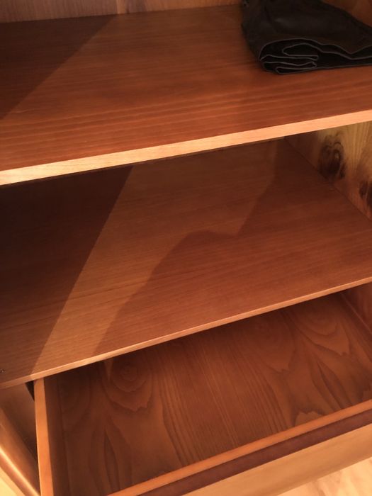 Roupeiro como novo. Tem apenas uns meses. Qualidade excelente.