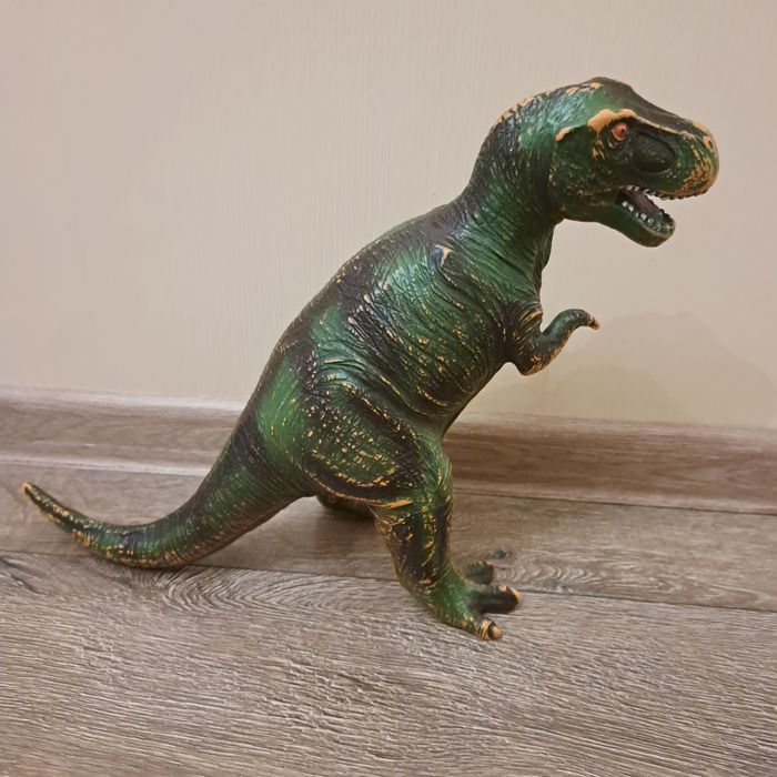 Динозавр тирекс тирекс