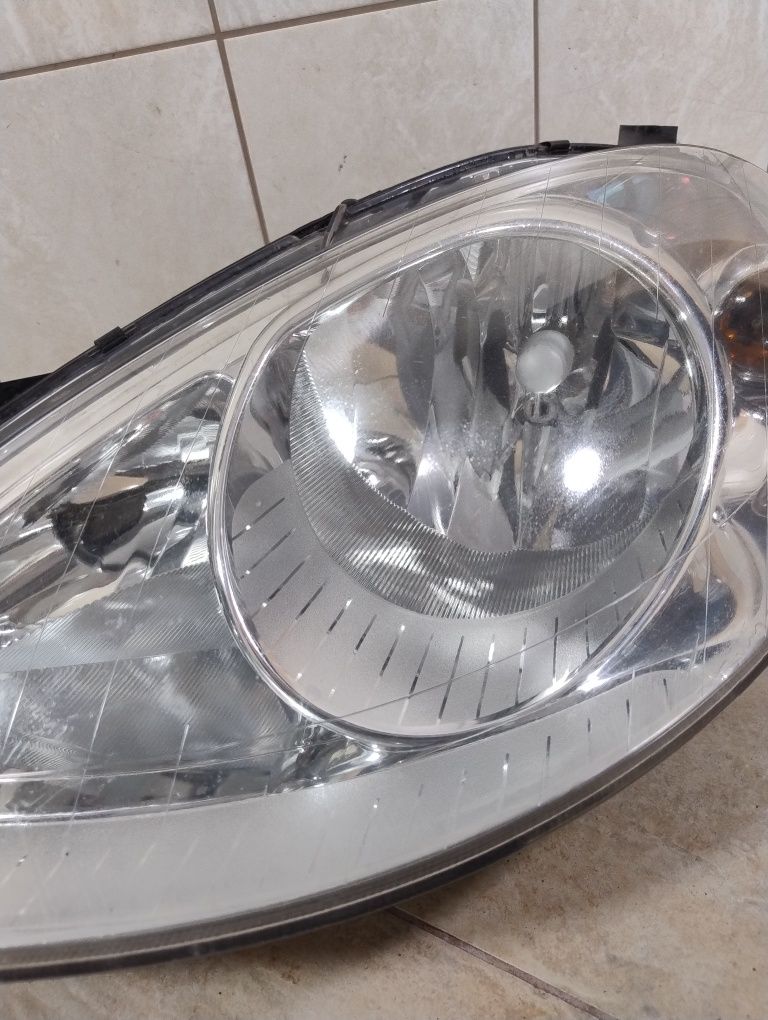 Lampa lewy przód Mercedes w169 Europa 04-08 wysyłka olx reflektor