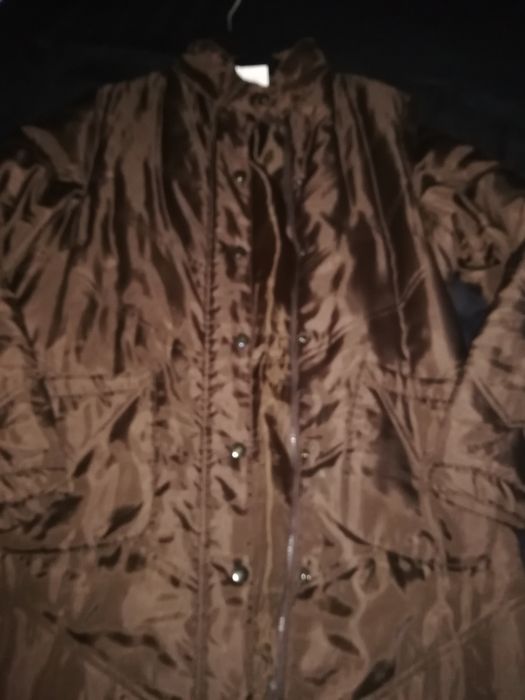 Casaco comprido castanho impermeável