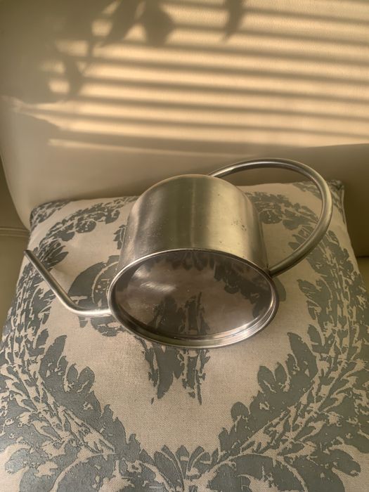 Konewka do roślin domowych.