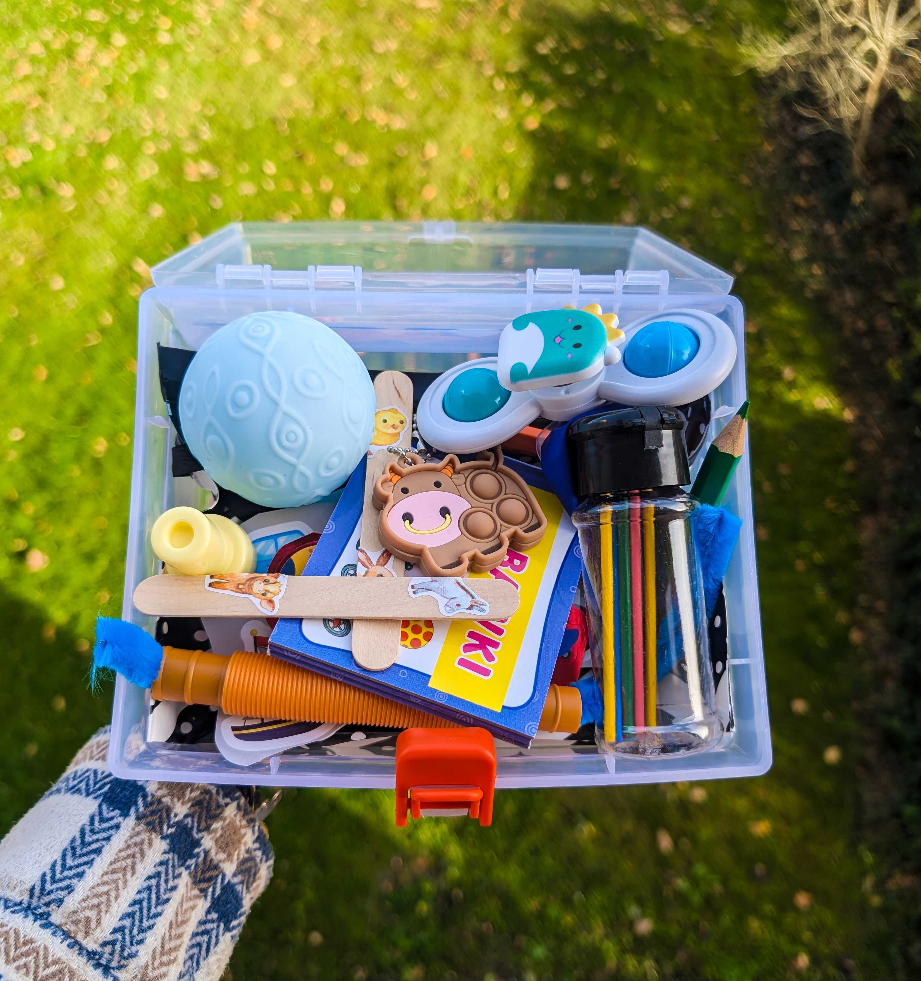 Travelbox zestaw zabawek na podróż dzieci 6-18m