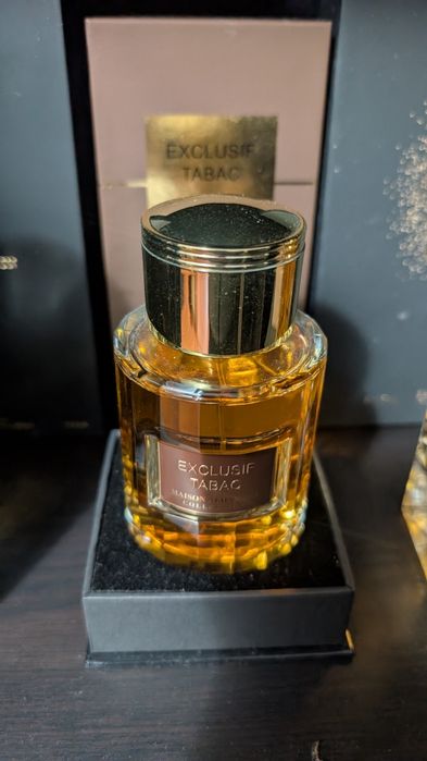 Vários perfumes árabes