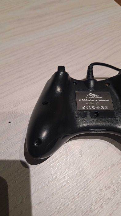 Pad przewodowy do xbox 360 pc czarny frogex sprawny!!!