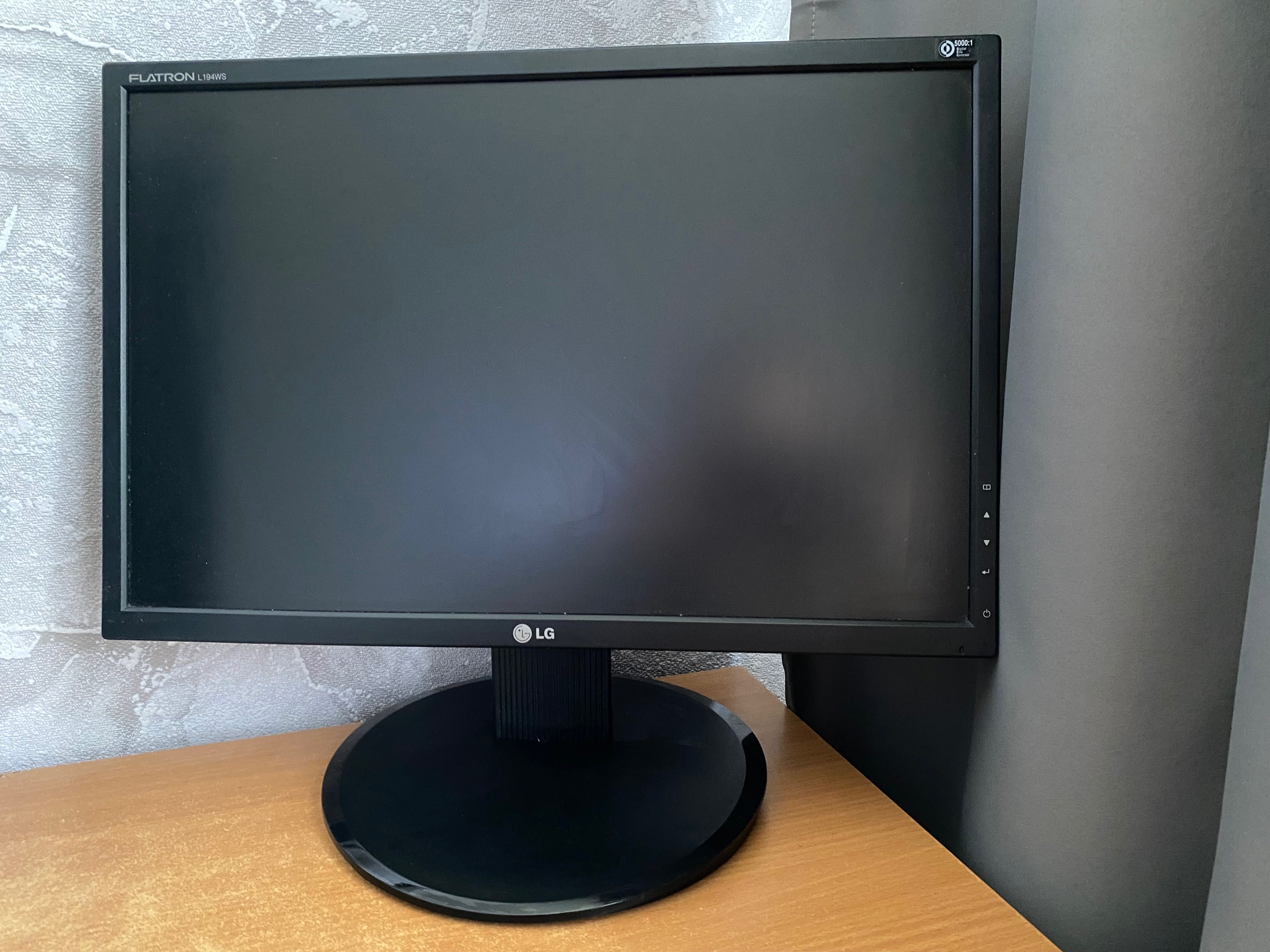 Монітор LG L194WS-BF