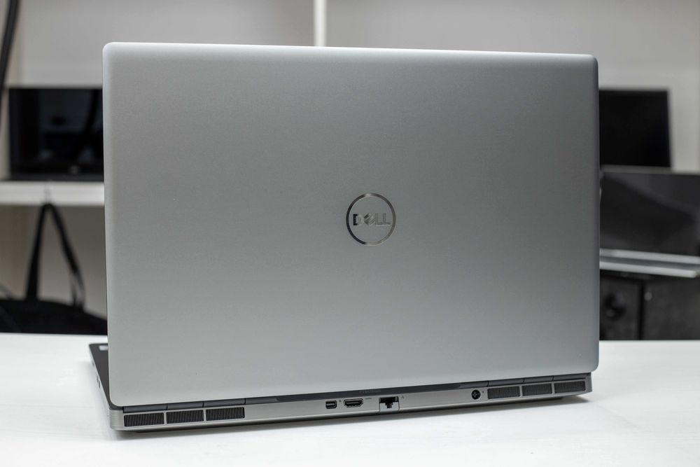 Dell Precision 7750 i7-10850H 32RAM 512SSD RTX 3000 FHD IPS 17,3”