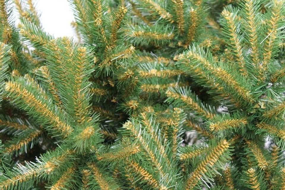 Choinka sztuczna zielona naturalna gęsta świerk 220 cm ze stojakiem
