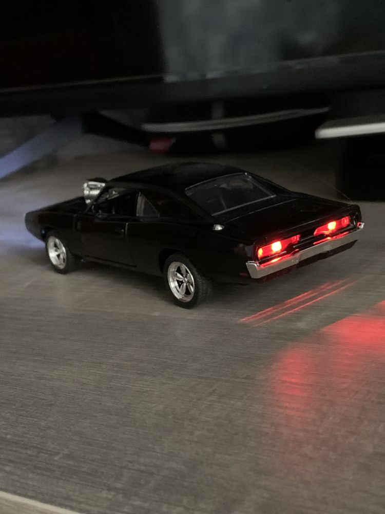 Машинка Dodge Charger 1970 1:32