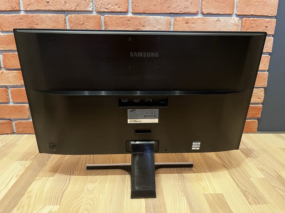 Monitor samsng 4k UHD