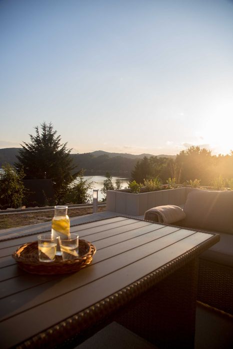 Noclegi nad Jeziorem Rożnowskim – pokoje z widokiem, balia, sauna